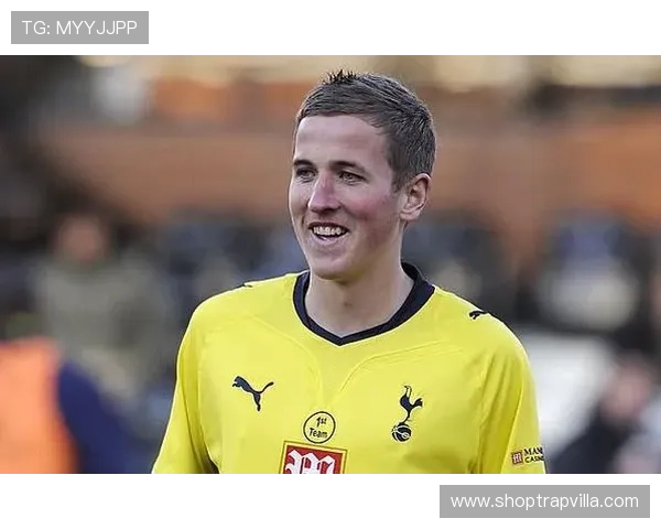 哈里·凯恩生涯轨迹解析：传统中锋向全能进攻核心的转型