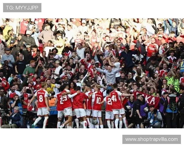 曼城双冠王争冠形势面临考验，关键阶段竞争力波动显挑战